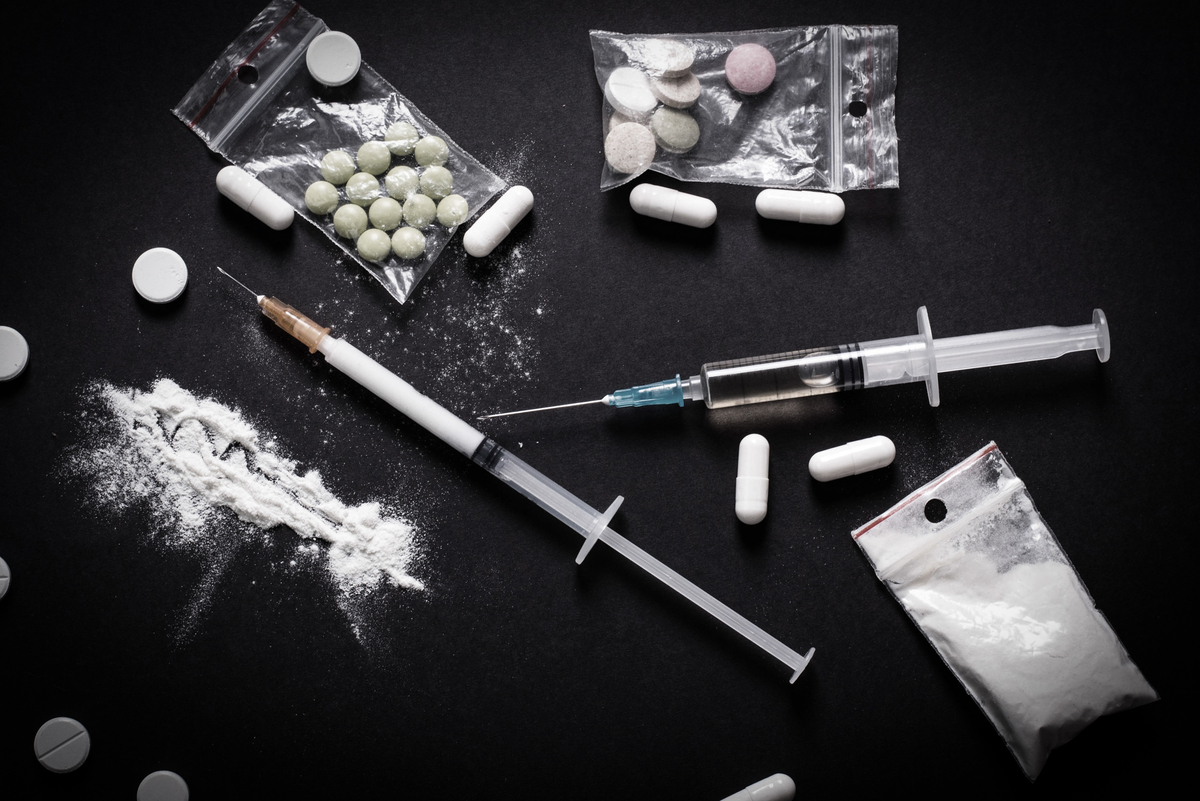 verschillende soorten drugs cocaïne spuit amphetamine